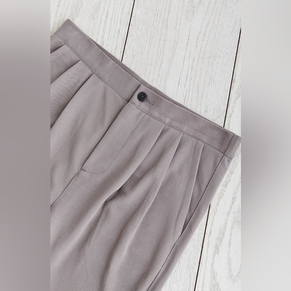 3/$30 _ URBAN OUTFITTERS | NWOT Your  Neighbors Pleated Cropped grey -Medium‌ - Picture 4 of 9
